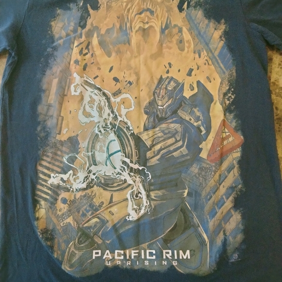 Pacific rim uprising Men's t-shirt Medium. Great Condition. - Picture 2 of 3